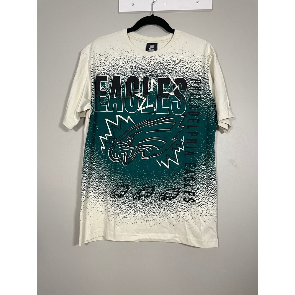 NWOT New Era NFL Philadelphia Eagles Mens Small Excellent Graphic T-Shirt